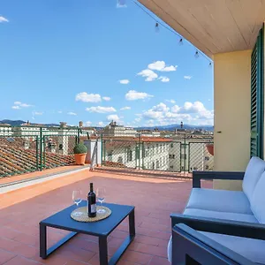 Penthouse With Big Terrace In Oltrarno Florence